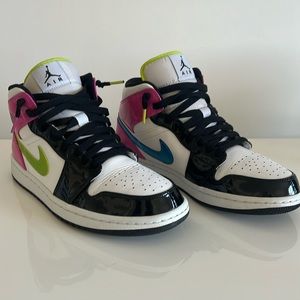 Air Jordan 1 Mid SE 'Cyber Active Pink' (Men’s 8.5, Womens 10.5)